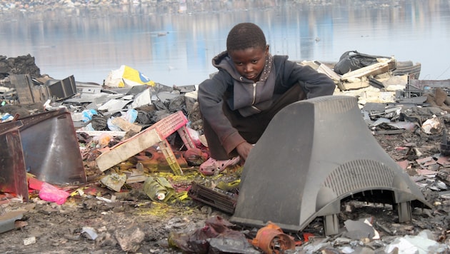 Vieles, was bei uns billigst verkauft wird, wird von den Ärmsten der Armen unter widrigsten ...