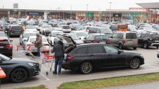 Einkäufe für das Weihnachtsfest: Einiges los war an den Samstagen im Advent in den heimischen ...