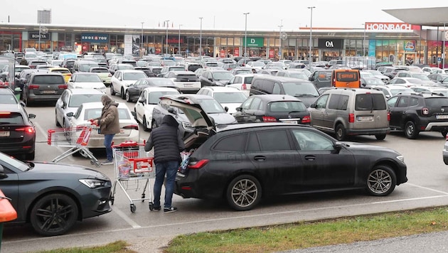 Einkäufe für das Weihnachtsfest: Einiges los war an den Samstagen im Advent in den heimischen ...