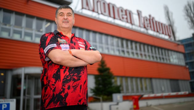 Mensur Suljovic stattete kurz vor der Darts-WM der „Krone“ einen Besuch ab. Nun steht ...