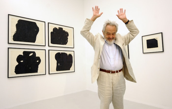 Der österreichische Künstler bei der Eröffnung des Arnulf Rainer Museums im Jahr 2009 in Baden