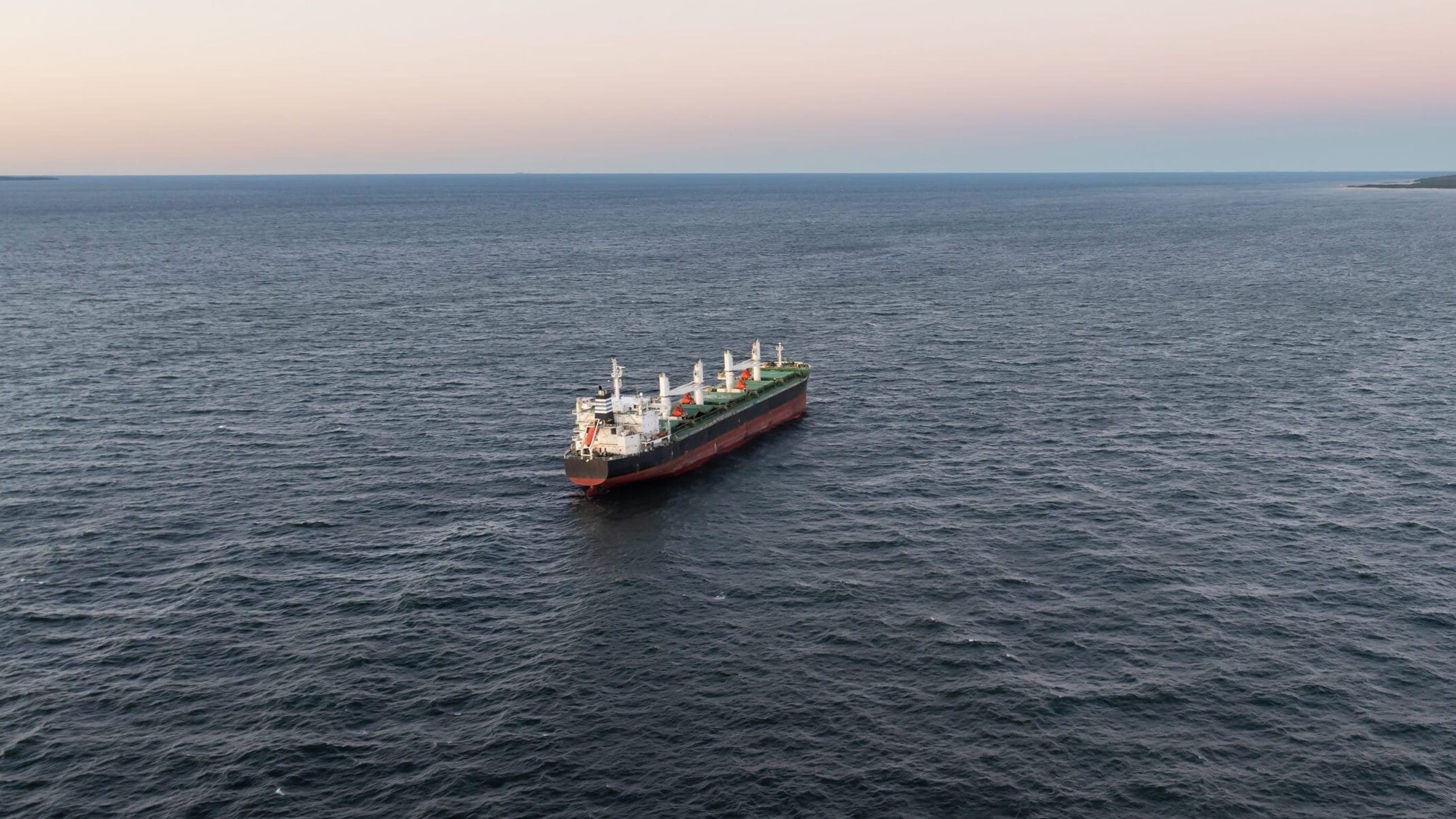 Drei Seeleute verletzt - Türkisches Schiff im Schwarzen Meer angegriffen