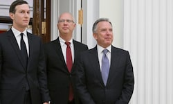 Von links: Trumps Schwiegersohn Jared Kushner, US-Sondergesandter Steve Witkoff und ...