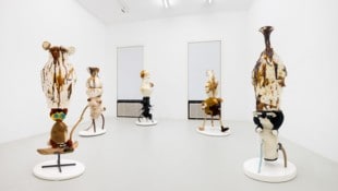 Die vier immer frechen Buben der Gruppe Gelatin haben ihren Kuscheltierzoo in der ...