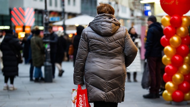 Am Mittwoch, 24. Dezember, können meist noch bis 13 Uhr Weihnachtsgeschenke besorgt werden ...