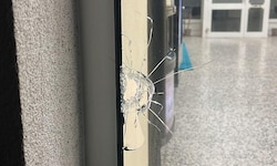 Das Einschussloch in der Tür