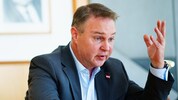 Eigentlich könnte Andreas Babler sich über die aktuellste Umfrage freuen ...