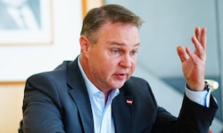Eigentlich könnte Andreas Babler sich über die aktuellste Umfrage freuen ...