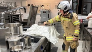 So geht es richtig: Die Decke muss über den heißen Topf!