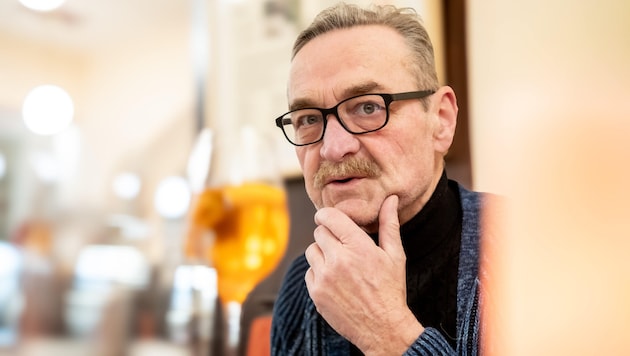 Ferry Öllinger stammt aus Leonding, Oberösterreich; der Schauspieler ist seit 1995 regelmäßig in ...