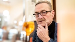 Ferry Öllinger stammt aus Leonding, Oberösterreich; der Schauspieler ist seit 1995 regelmäßig in ...