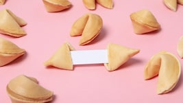 Wer lieber Glückskekse knackt, als die Sterne zu deuten: Unten finden Sie ein Rezept, um die ...