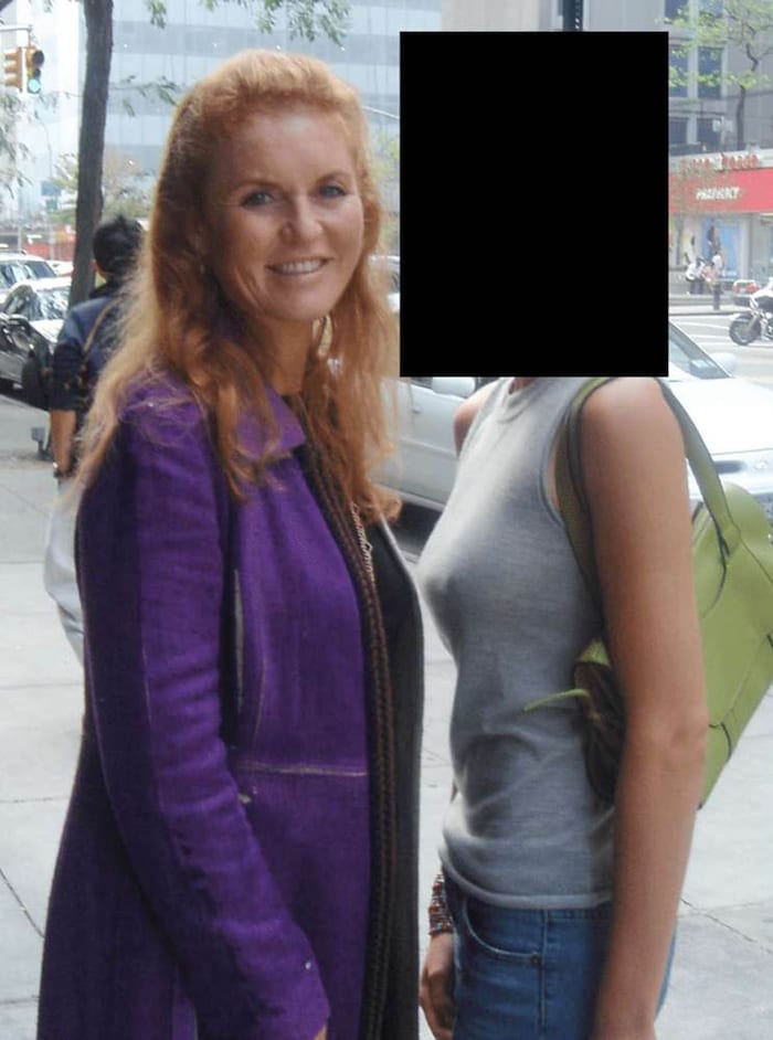 Sarah Ferguson with an Epstein victim?