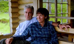 In den Akten waren auch zahlreiche Fotos sichergestellt worden, wie hier von Jeffrey Epstein und ...
