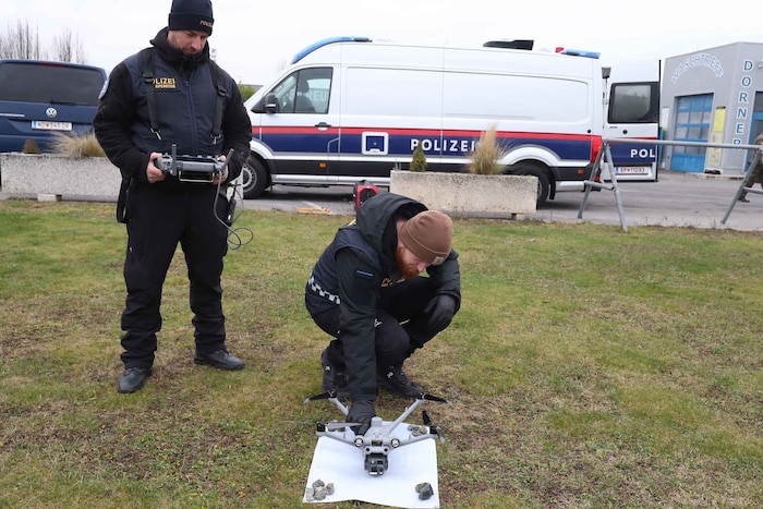 Drohnen sollen bei Einsätzen helfen.