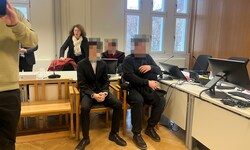 Die zwei 18-Jährigen feierten Drogenparty mit jungem Mädchen.