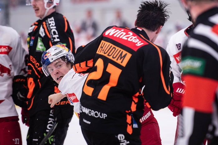 Lukas Haudum (l.) trug in Salzburg nach Prügelei mit Bourke einen „Brummschädel“ davon.