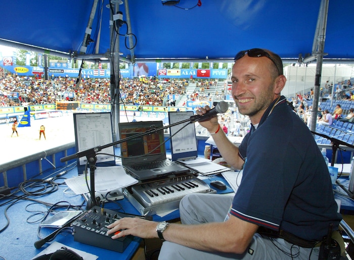 Beim Beachvolleyball-Turnier in Klagenfurt machte sich Tom „The Voice“ selbst einen Namen.