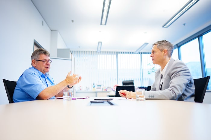 Gewerkschaftspräsident Wolfgang Katzian im Gespräch mit „Krone“-Wirtschaftsredakteur Vergil ...