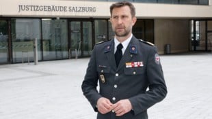 Stefan Herbst erschien in Uniform am Salzburger Landesgericht.