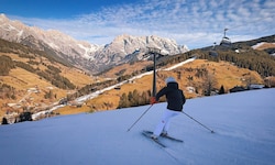 Auch wenn Naturschnee noch Mangelware ist, die Pisten zwischen Mühlbach, Dienten und Maria Alm ...