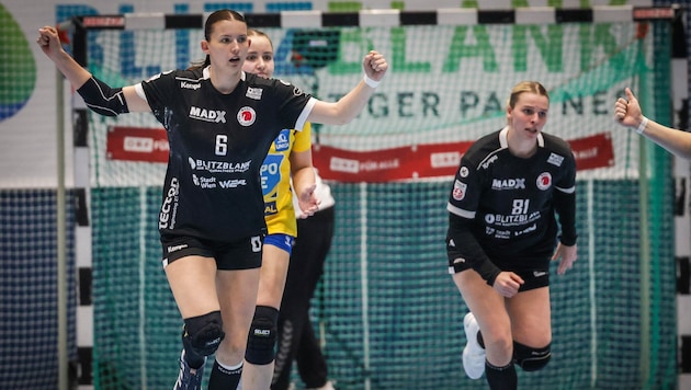 Atzgersdorf um Anabel Cosic (li.) und Alina Bohnen bejubelte die Winterkrone.