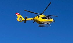 Eine Frau wurde ins Spital geflogen.
