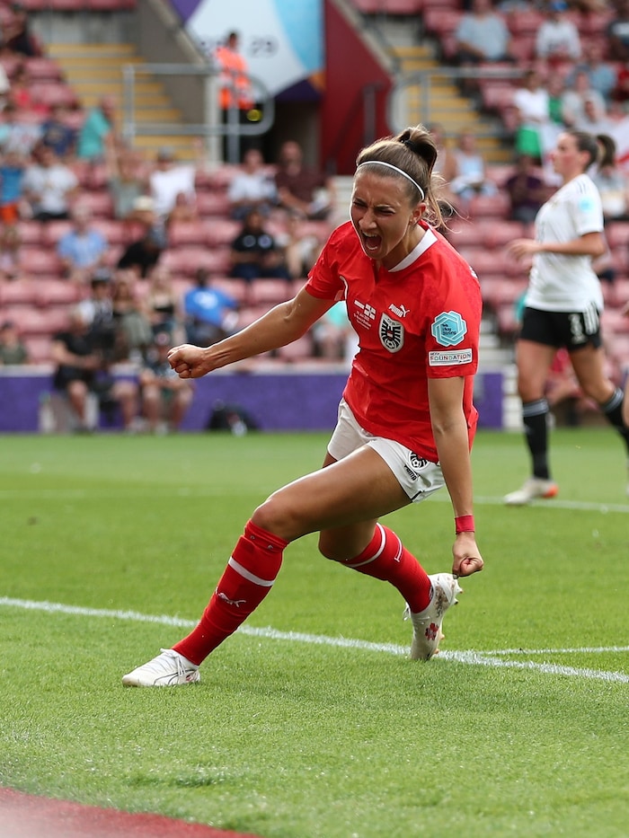 Katharina Naschenweng im ÖFB-Teamdress
