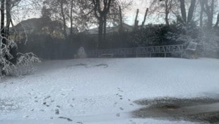Eine Schneekanone verzauberte den Stadtpark Spittal in ein kleines Winterwunderland.