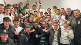 Der Jubel über den Herbstmeistertitel in der NÖ-Landesliga war beim USV Scheiblingkirchen ...