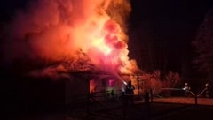 Das Wohnhaus brannte komplett aus.