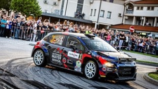 Walter Mayer tritt mit 77 Jahren noch einmal bei einer einer Rallye an – auch gegen Sohn Daniel.