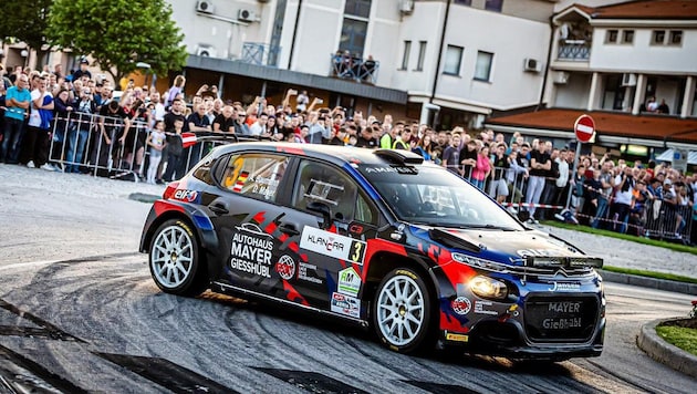 Walter Mayer tritt mit 77 Jahren noch einmal bei einer einer Rallye an – auch gegen Sohn Daniel.