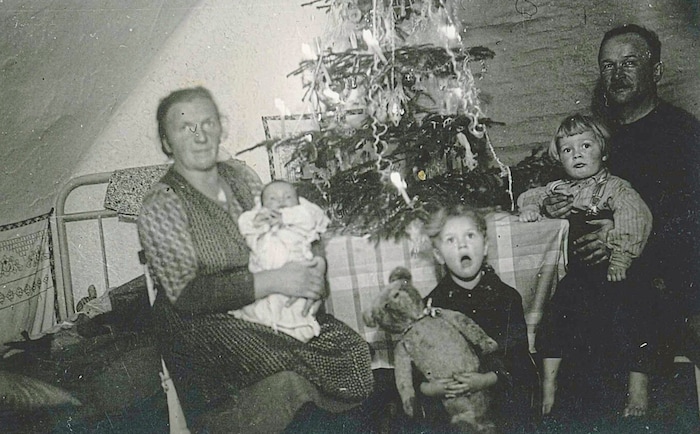 Mund und Augen groß aufgerissen, die Überraschung stand der fünfjährigen Antonia Handl aus ...