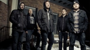 Comeback Kid in der Gegenwart rund um Gitarrist Jeremy Hiebert (2.v.l.) und Sänger Andrew ...