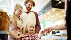 Rund jedes zehnte Geschenk wird nach Weihnachten umgetauscht.