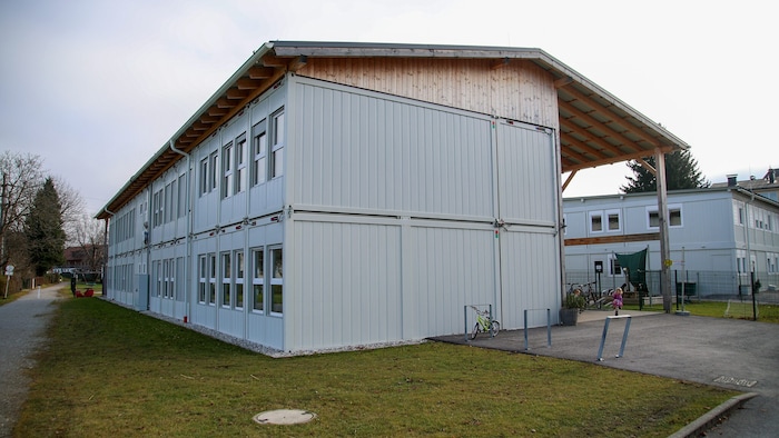 2026 geht es für die Kleinsten aus den Containern in den Neubau des Kindergartens in Lengfelden.