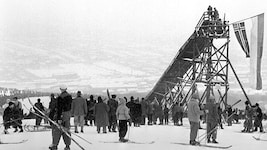 Nach dem 2. Weltkrieg wurde auf der Himmelhofschanze Turniere ausgetragen. Hier eine Aufnahme ...