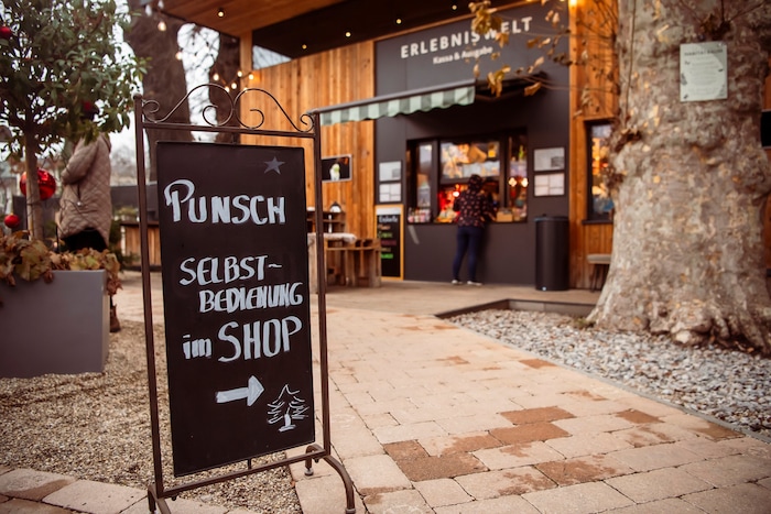 Im Gastgarten des Restaurants Luftburg-Kolarik gibt es Glühwein noch bis zum Dreikönigstag.