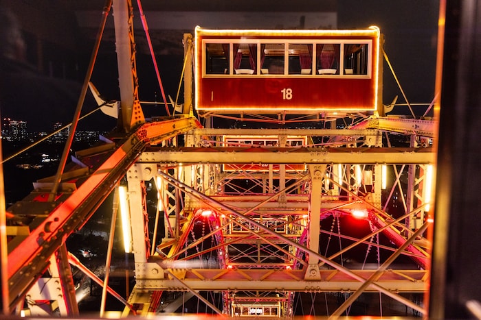 Das Riesenrad wurde auch heuer wieder festlich illuminiert.