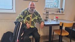 Im „Caritas Café“ bekommt Ulf nicht nur was Warmes zu trinken, es ist auch immer Zeit für einen ...