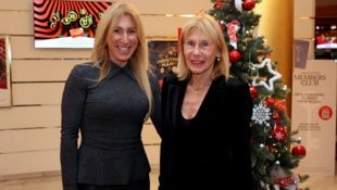 Ex-Leichtathletik-Ass Stephanie Graf (li.) besuchte mit ihrer Mama Rita am Montag die 61. Nacht ...