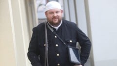 Obwohl er ursprünglich Koch werden wollte, hat Michael Cesnek im Rauchfangkehren seinen Traumjob ...