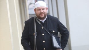 Obwohl er ursprünglich Koch werden wollte, hat Michael Cesnek im Rauchfangkehren seinen Traumjob ...