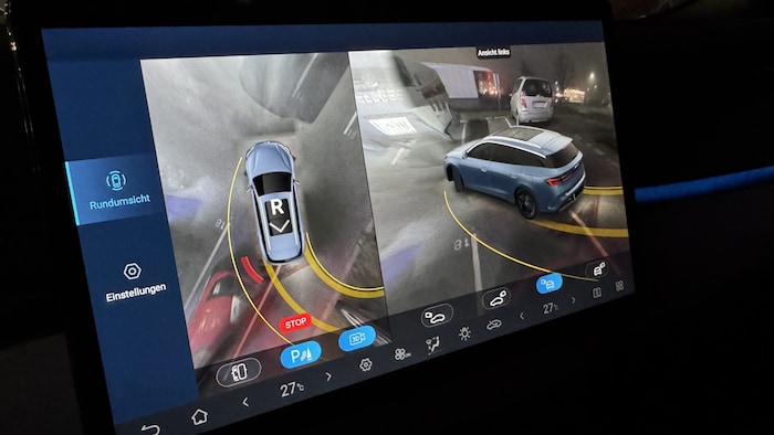 Die große Ansicht rechts suggeriert beim Ausparken fälschlicherweise, dass hinten freie Bahn ...