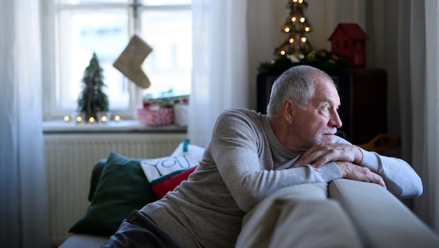 Personen ab 65 Jahren verbringen durchschnittlich über 6,5 Stunden pro Tag allein – einsam ...