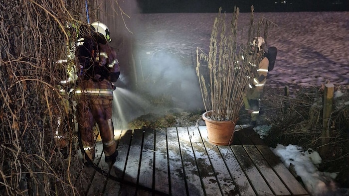 Die Feuerwehr hatte die Asche rasch abgelöscht.