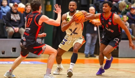 Seit Dezember tritt Mike Holton Junior in die Fußstapfen von Sylven Landesberg.