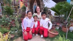 Schwester Karina mit ihren kleinen Schützlingen