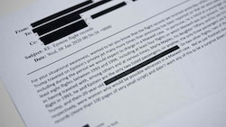 Viele Textstellen in den Epstein-Akten wurden geschwärzt veröffentlicht. Recherchen zeigen jetzt ...